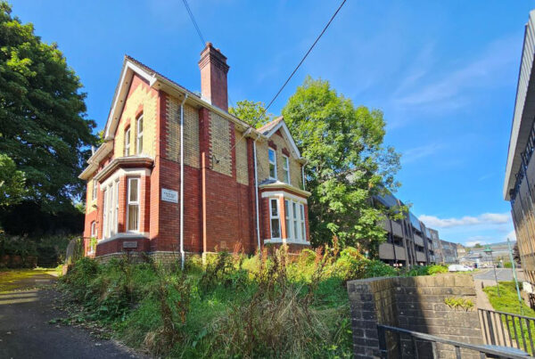 Fairfield House Pontypool for Auction